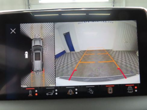 Used 2024 Chevrolet Tahoe High Country image 16