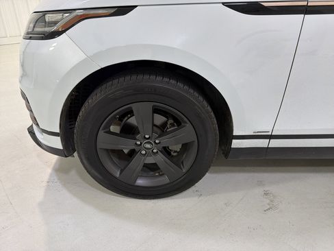 Used 2020 Land Rover Range Rover Velar R-Dynamic S image 9