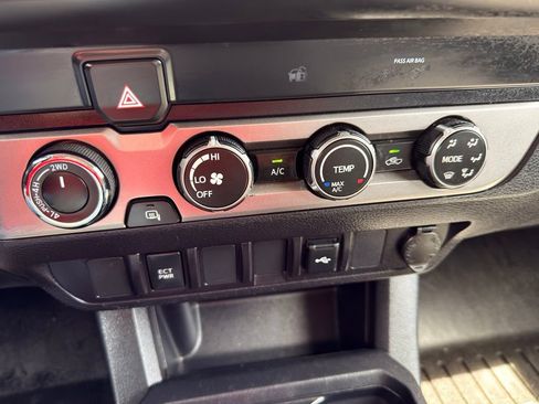 Used 2022 Toyota Tacoma SR AWD/4WD image 29