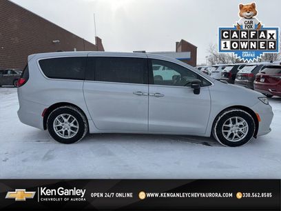 Used 2026 Chrysler Pacifica Select