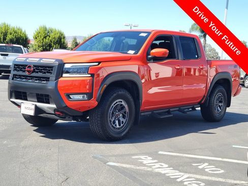 Used 2025 Nissan Frontier PRO-4X w/ Tow Package AWD/4WD image 2