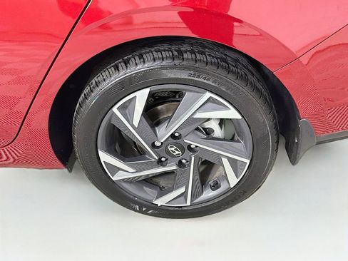 Used 2025 Hyundai Elantra Sport image 29