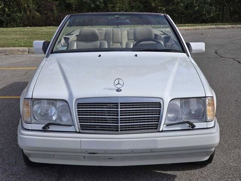 Used 1995 Mercedes-Benz E 320 Convertible image 18