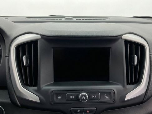 Used 2024 GMC Terrain SLE FWD image 16