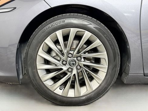 Used 2020 Lexus ES 300h Ultra Luxury image 33