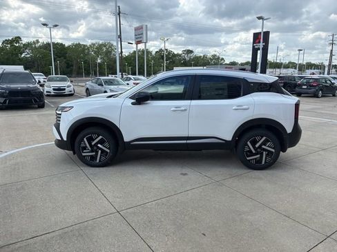 New 2026 Nissan Kicks SV w/ SV Premium Package FWD image 4