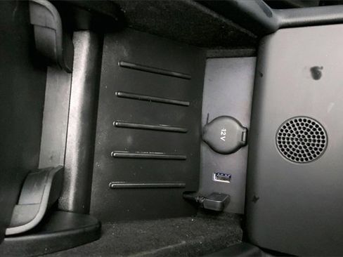 Used 2020 Tesla Model S Long Range Plus image 33