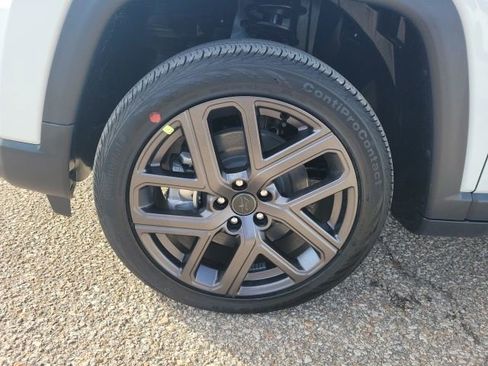 New 2026 Jeep Compass Latitude image 23