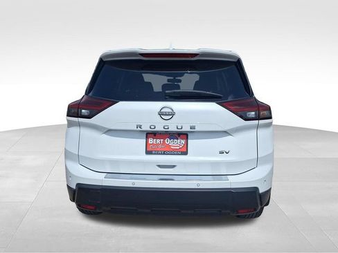 Certified 2024 Nissan Rogue SV FWD image 7