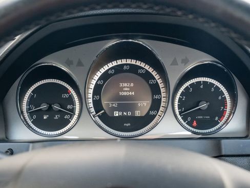 Used 2011 Mercedes-Benz C 300 4MATIC Sedan image 2