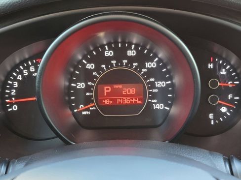 Used 2017 Kia Soul + image 15