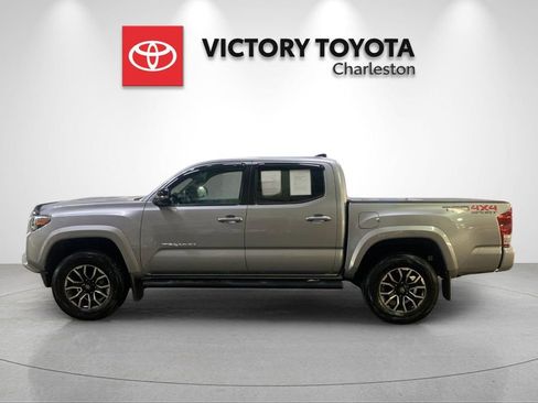 Used 2020 Toyota Tacoma TRD Sport AWD/4WD image 2