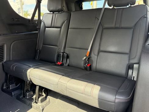 Used 2022 Chevrolet Suburban RST w/ Luxury Package RWD image 12