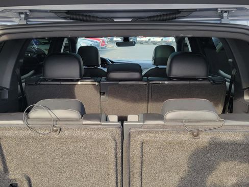 Certified 2024 Volkswagen Tiguan SE R-Line image 45