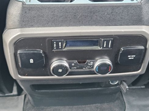 Used 2018 Ford Expedition Max XLT w/ Equipment Group 202A AWD/4WD image 30