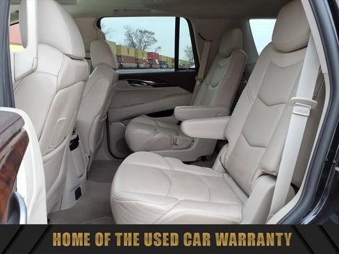 Used 2015 Cadillac Escalade Premium image 30