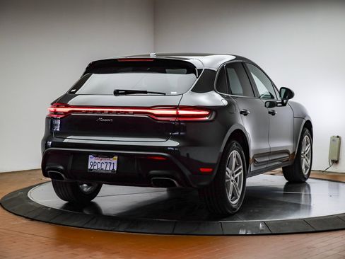 Used 2025 Porsche Macan image 11