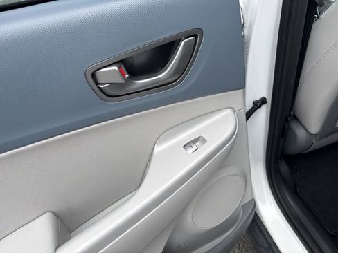 Used 2021 Hyundai Kona Limited image 19