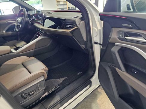 Used 2025 Audi Q5 Premium Plus AWD/4WD image 10