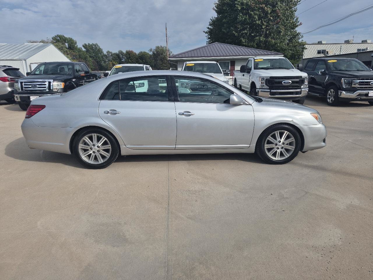 Used 2009 Toyota Avalon Limited FWD image 5