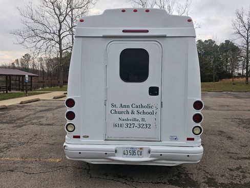 Used 2010 Ford E-350 and Econoline 350 Super Duty image 6