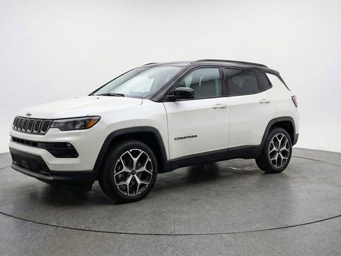 Used 2025 Jeep Compass Limited image 3