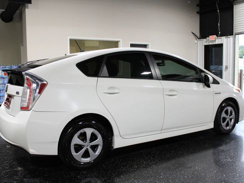 Used 2015 Toyota Prius Two FWD image 3