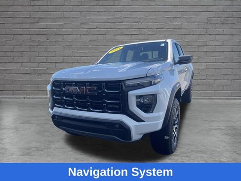 Used 2024 GMC Canyon AT4 AWD/4WD image 3