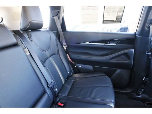 Used 2025 INFINITI QX60 Pure image 10