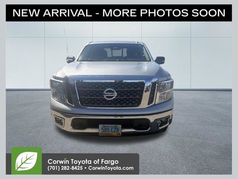 Used 2017 Nissan Titan SV AWD/4WD image 1