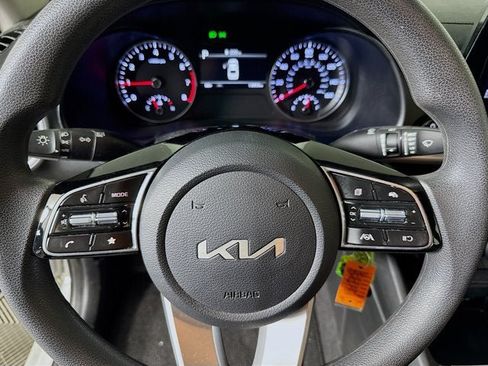 Used 2023 Kia Forte LXS w/ LXS Technology Package FWD image 11