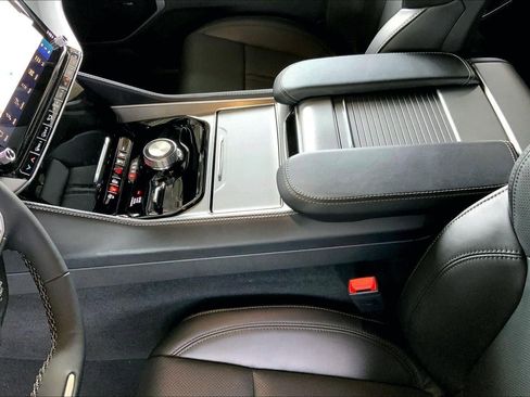 New 2026 Jeep Grand Wagoneer Limited w/ Premium Group II AWD/4WD image 8