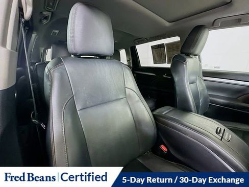 Used 2015 Toyota Highlander XLE image 31