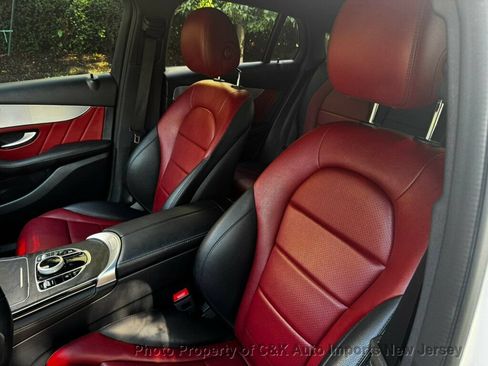 Used 2019 Mercedes-Benz GLC 300 4MATIC Coupe image 15