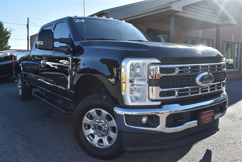 Used 2024 Ford F350 XLT AWD/4WD image 1