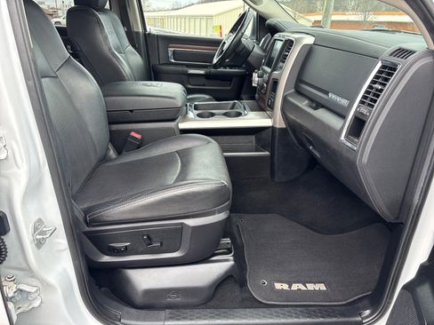 Used 2016 RAM 1500 Laramie image 18