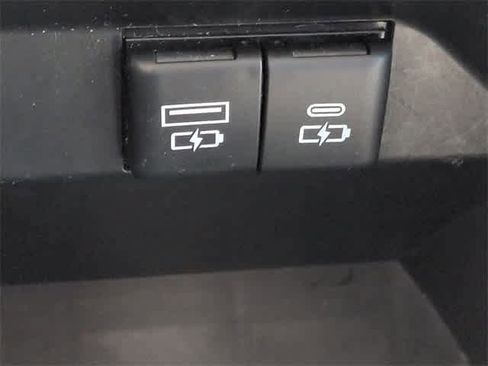 Used 2024 Toyota Camry LE image 31