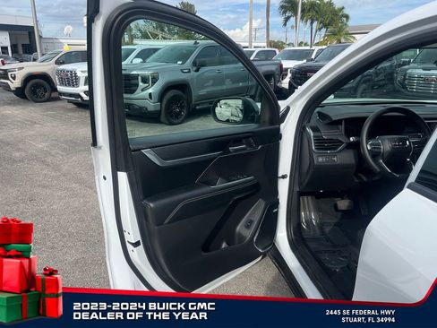 Certified 2025 GMC Acadia Elevation image 12