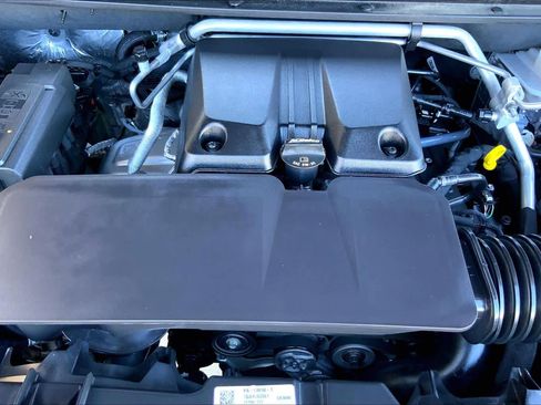 Used 2024 GMC Canyon Elevation w/ Convenience Package image 32