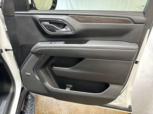 Certified 2023 Chevrolet Tahoe Z71 w/ Luxury Package AWD/4WD image 32