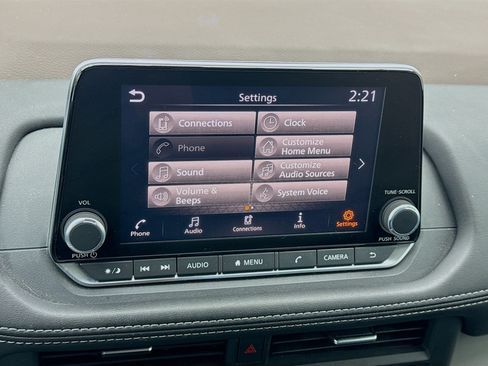 Used 2023 Nissan Rogue S FWD image 9