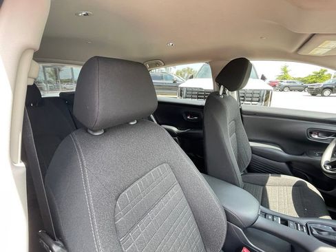 Used 2025 Honda HR-V LX image 28