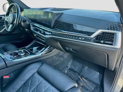 Certified 2024 BMW X7 xDrive40i w/ M Sport Package AWD/4WD image 31