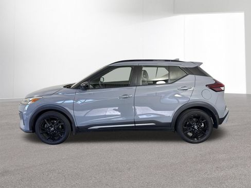 Used 2024 Nissan Kicks SR w/ SR Premium Package FWD image 29