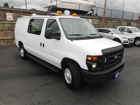 Used 2009 Ford E-350 and Econoline 350 Super Duty RWD image 5