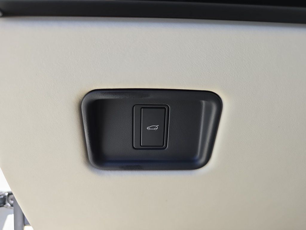 Certified 2024 Land Rover Range Rover SE AWD/4WD image 27