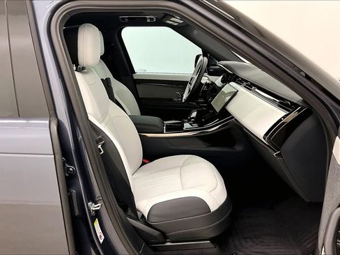 Used 2025 Land Rover Range Rover Sport Dynamic SE AWD/4WD image 9