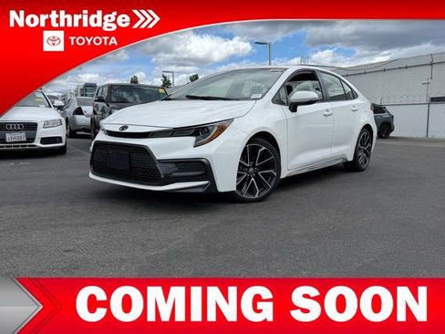 Used 2022 Toyota Corolla SE FWD image 2