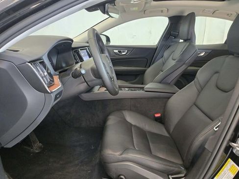Used 2025 Volvo S60 B5 Plus image 9