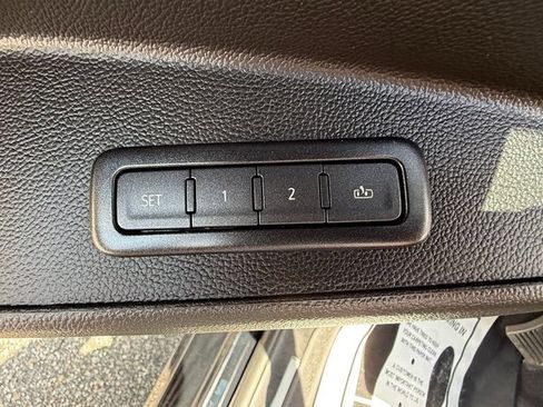 Used 2020 Chevrolet Tahoe Premier RWD image 14